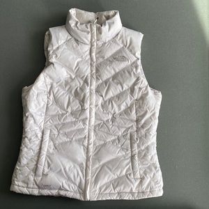 EUC The North Face 550 Puffer Vest